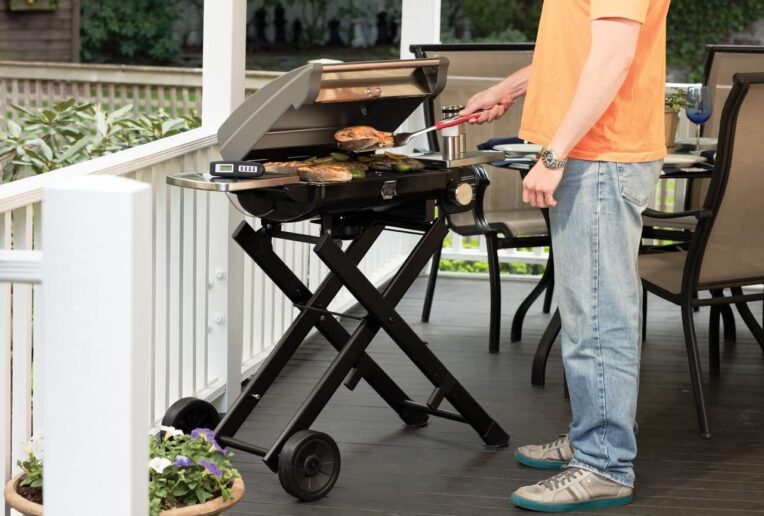 Best Gas Grill with Folding Shelves