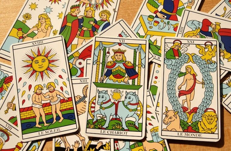 Tarot Los Arcanos Review