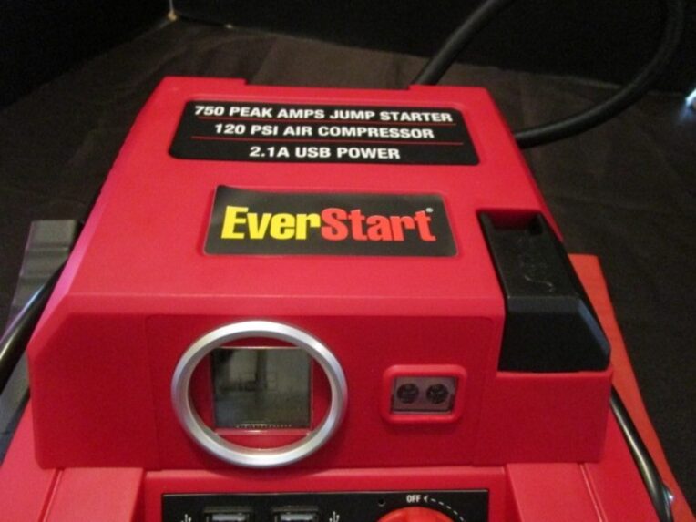 Everstart 750 Jump Starter