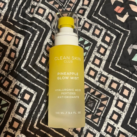 Clean Skin Club Pineapple Glow Mist