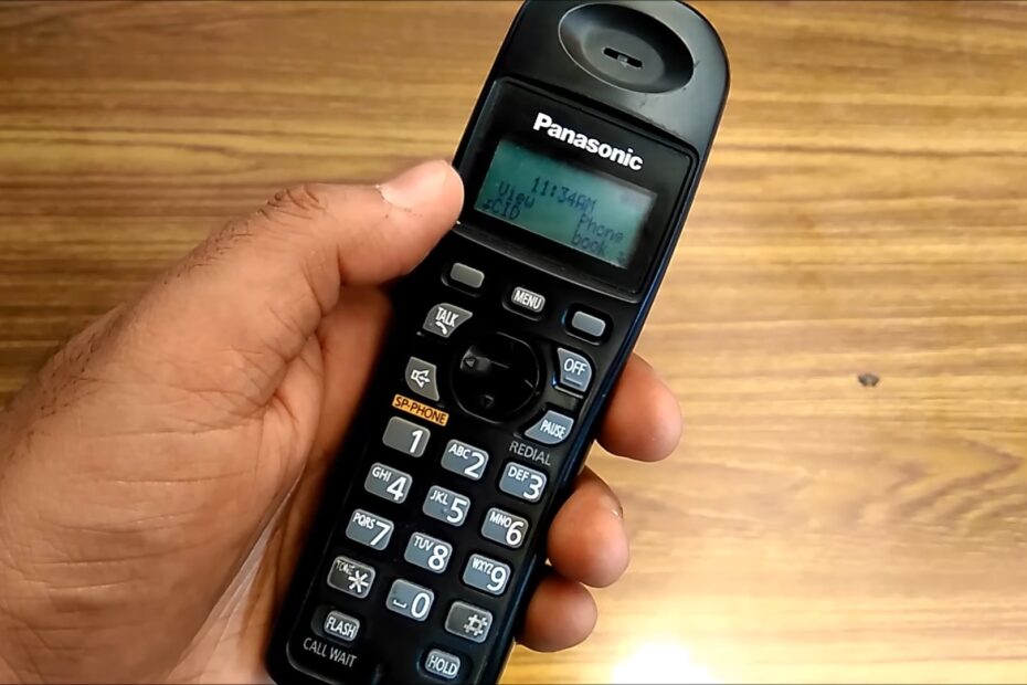 Panasonic KX-TGE233B Expandable Cordless Digital Phone With Large Keypad - 3 Handsets