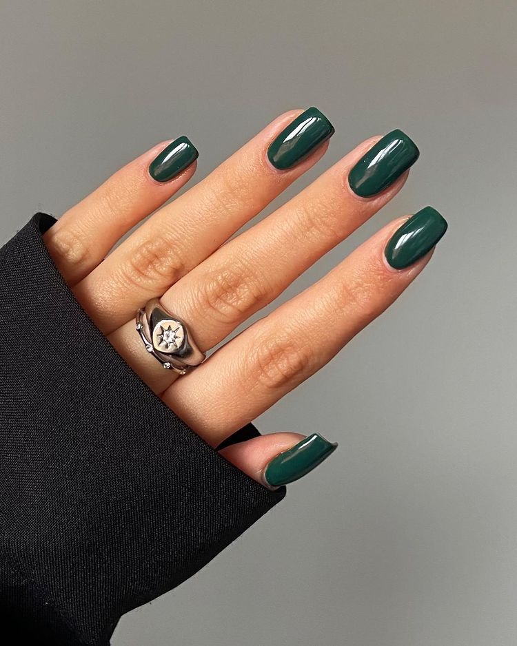 Hunter Green Nails With Gold
